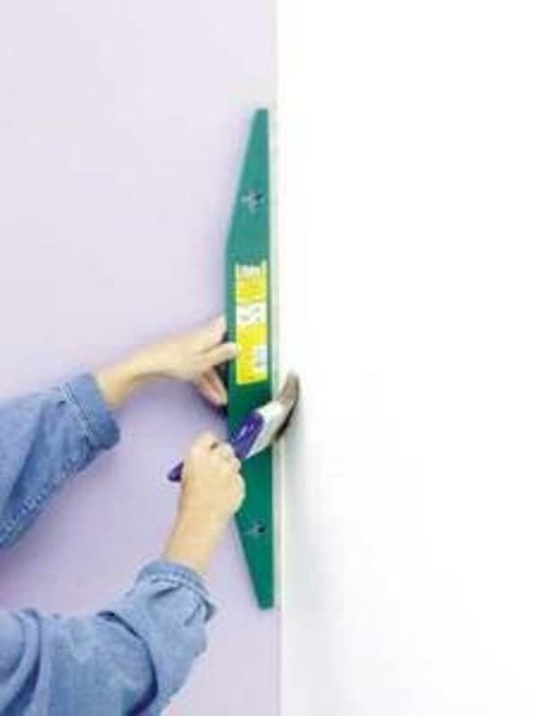 Hyde DP-23 Trim Guide, Polypropylene Handle, Black – image 1